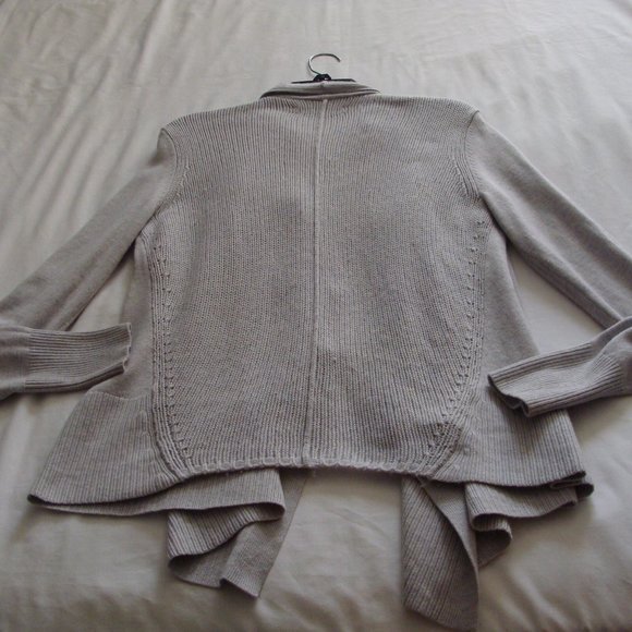 ANN TAYLOR LOFT Icy Silver Gray Long Sleeve WOOL Blend Open DRAPED CARDIGAN Sz M - Picture 4 of 7
